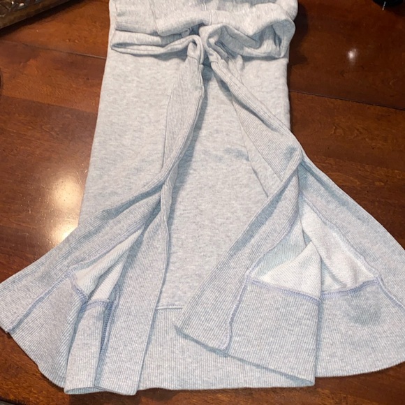 American Eagle Aerie Oversized Sweatshirt Size XS Like New- gray - slits on side - Picture 2 of 6